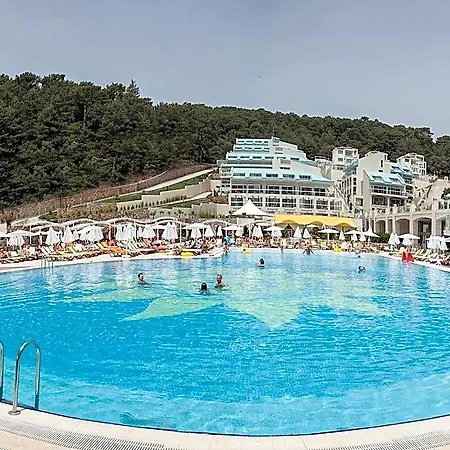 Orka Sunlife & Hotel 3*